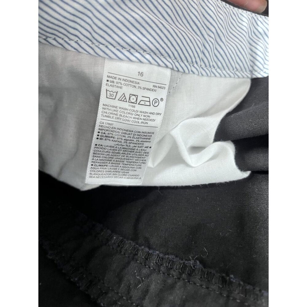 Women's Old Navy Black Flat Front Chino Summer Everyday Shorts Size 16 - Picture 8 of 10